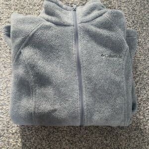 Medium gray Columbia fleece